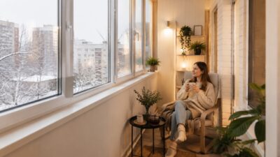 Тёплое остекление лоджии: как сделать её жилой зимой